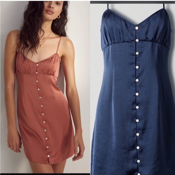 Aritzia Dresses & Skirts - Aritzia Wilfred Bloom Mini Slip Dress